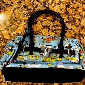 🏰DISNEY…..Almost new Disney bag🐭 Retired